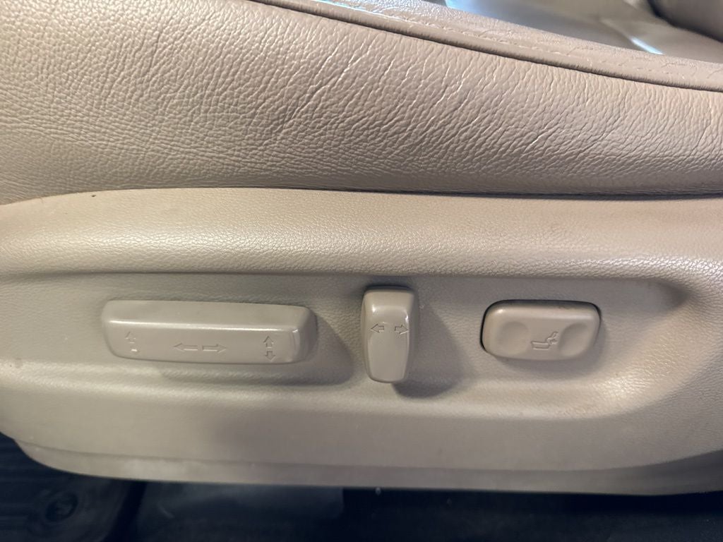 2016 Honda Pilot Touring w/ NAV