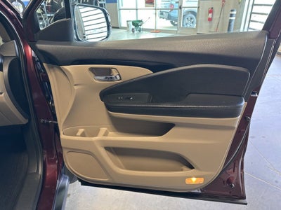 2016 Honda Pilot Touring w/ NAV