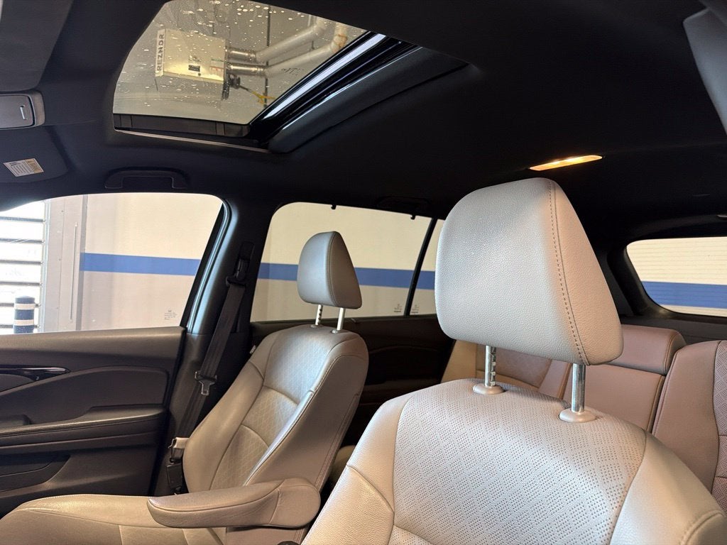 2021 Honda Passport Touring w/ Nav