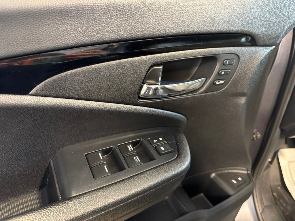2021 Honda Passport Touring w/ Nav