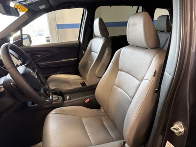 2021 Honda Passport Touring w/ Nav