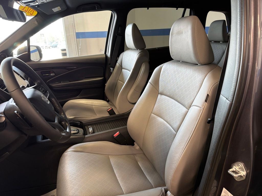 2021 Honda Passport Touring w/ Nav