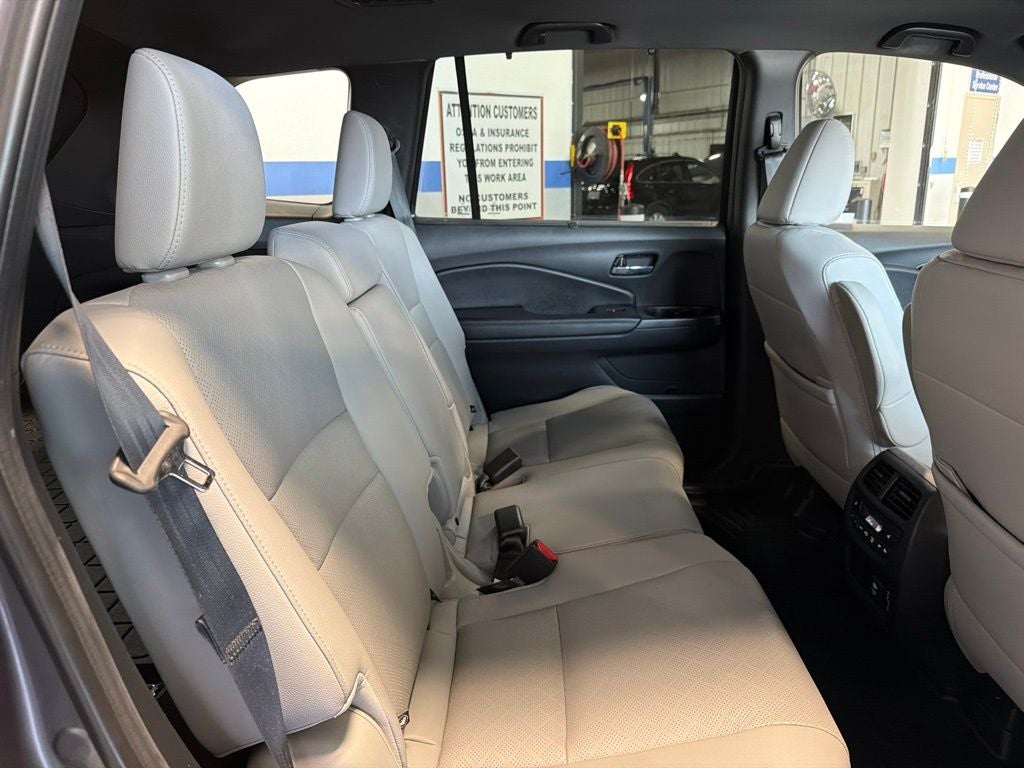 2021 Honda Passport Touring w/ Nav