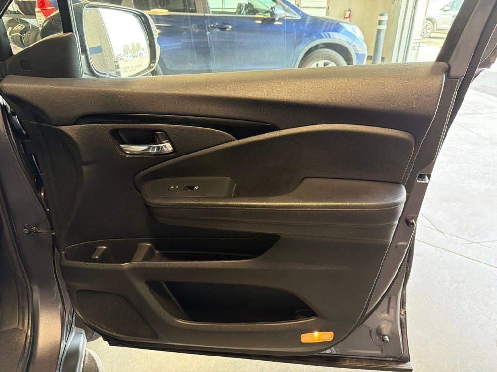 2021 Honda Passport Touring w/ Nav