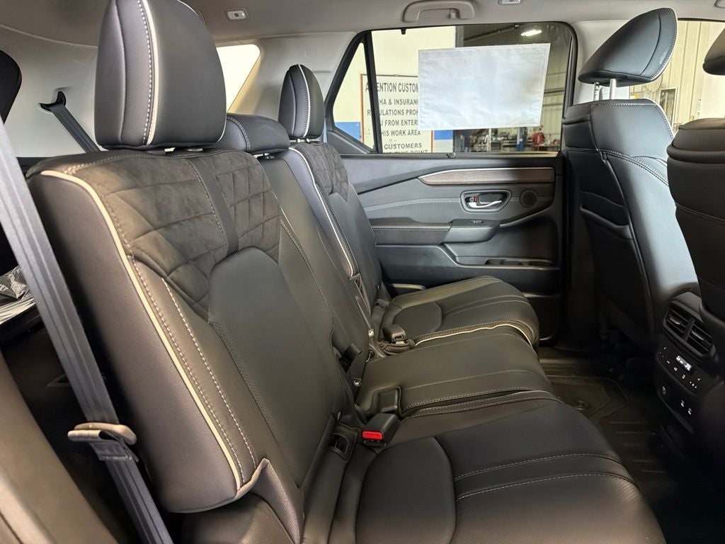 2026 Honda Pilot Elite w/ Function & Adventure Pkg