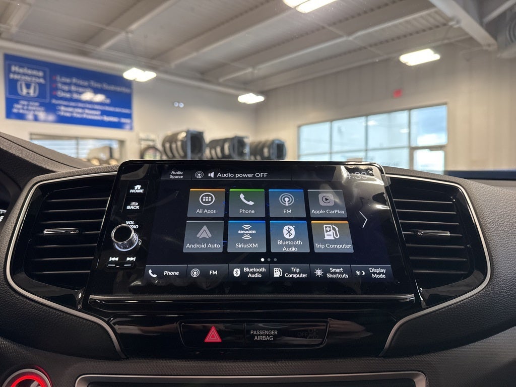 2025 Honda Ridgeline RTL w/ Utility Pkg