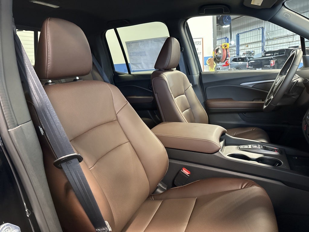 2025 Honda Ridgeline RTL w/ Utility Pkg