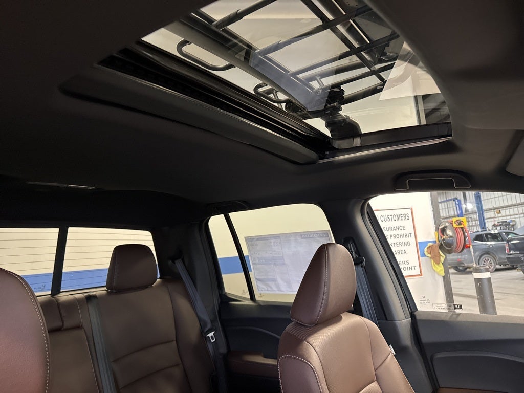 2025 Honda Ridgeline RTL w/ Utility Pkg