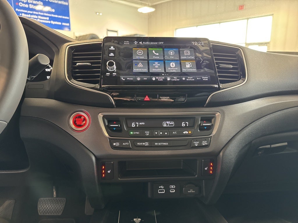 2025 Honda Ridgeline RTL Utility + Pkg