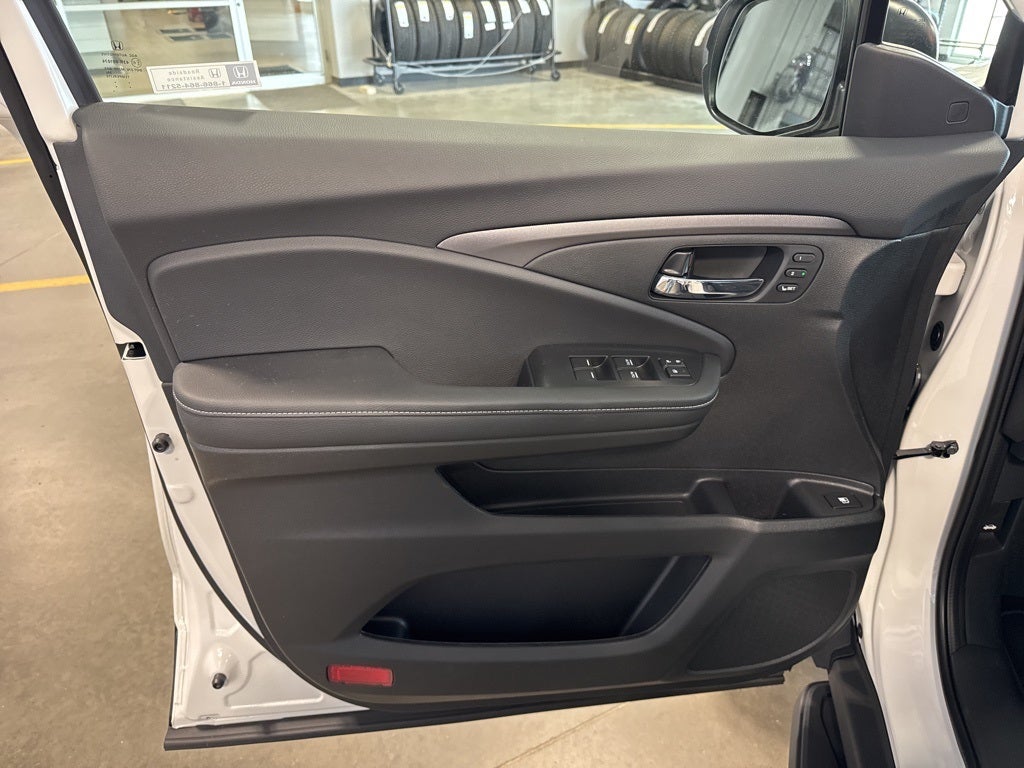 2025 Honda Ridgeline RTL Utility + Pkg