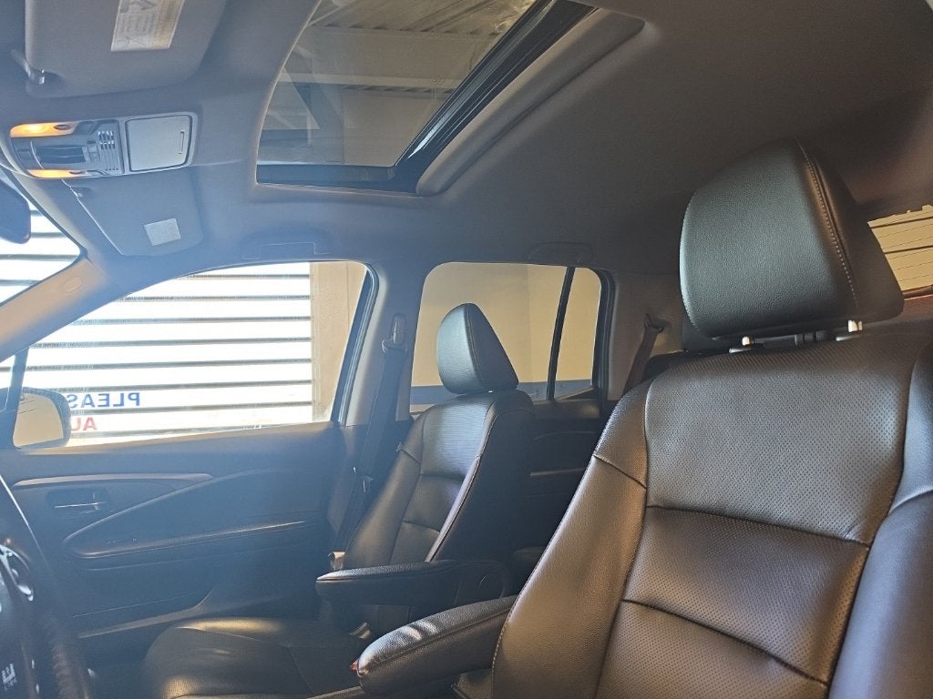 2019 Honda Ridgeline RTL-T w/ Nav
