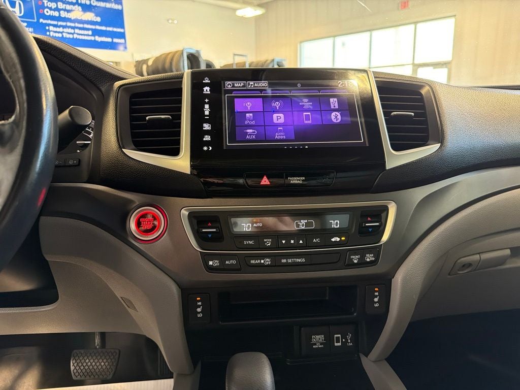 2019 Honda Ridgeline RTL-T w/ Nav