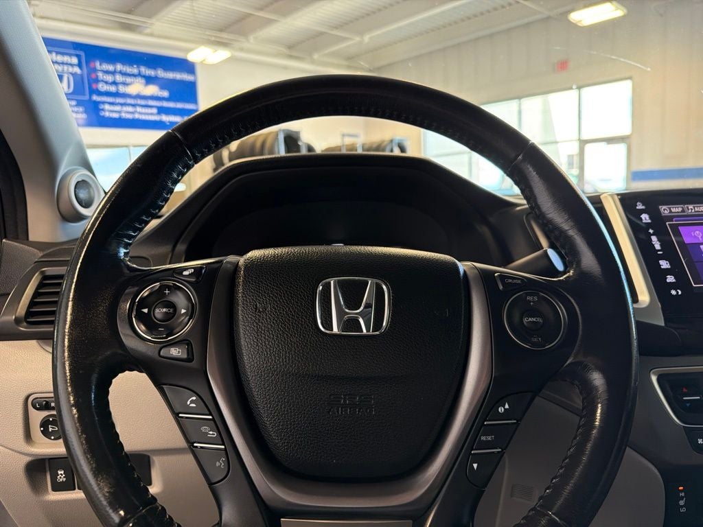 2019 Honda Ridgeline RTL-T w/ Nav