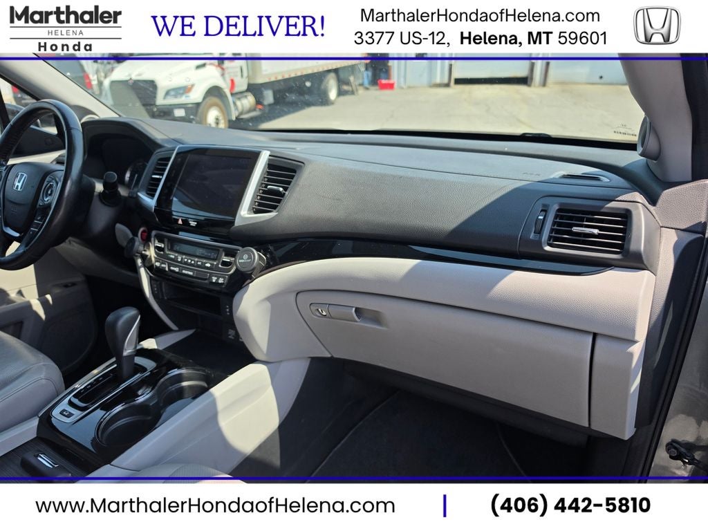2017 Honda Ridgeline RTL-E w/ Nav & Moonroof