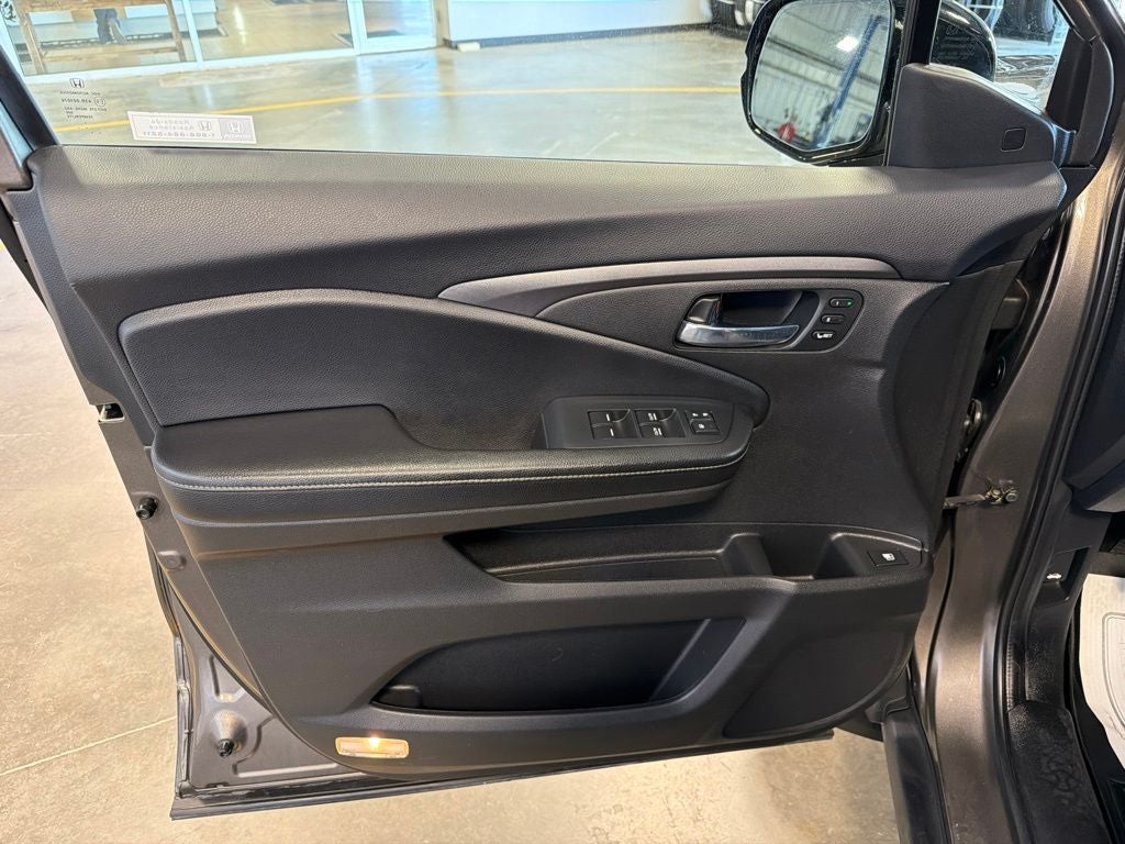 2022 Honda Ridgeline RTL-E w/ Navigation