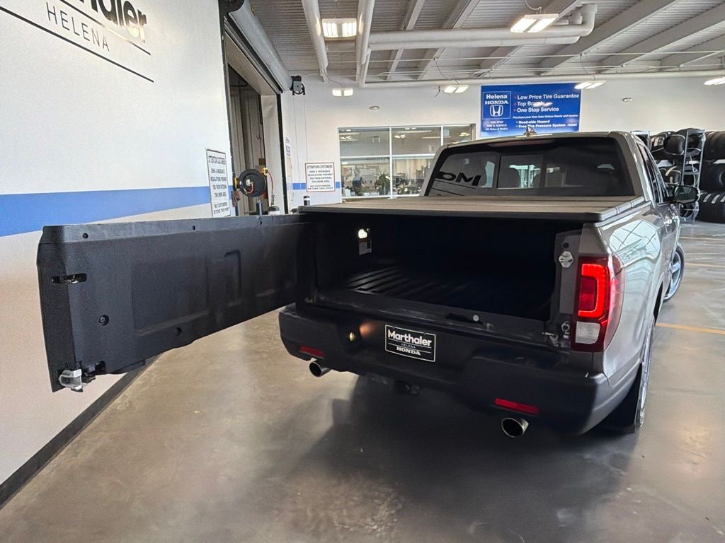 2022 Honda Ridgeline RTL-E w/ Navigation