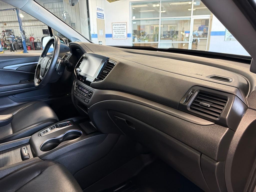 2022 Honda Ridgeline RTL-E w/ Navigation