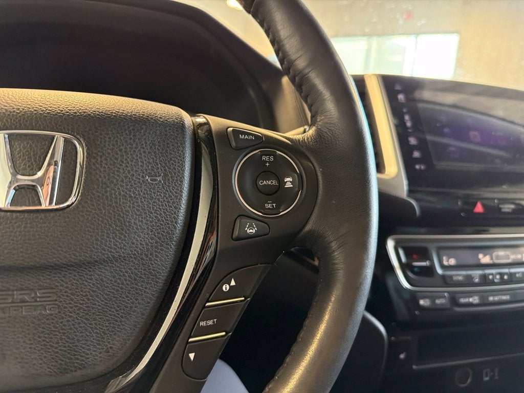 2020 Honda Ridgeline RTL-E w/ Nav