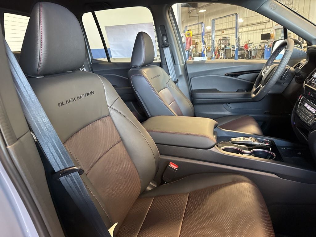 2026 Honda Ridgeline Black Edition Utility & Function Pkg