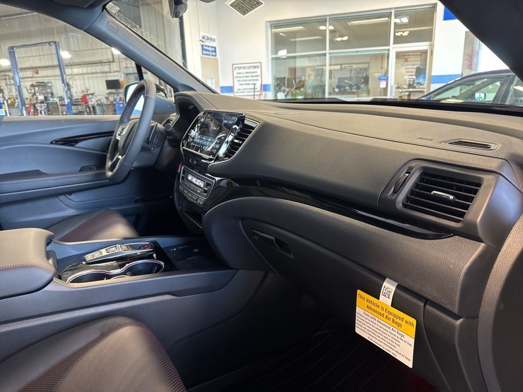 2026 Honda Ridgeline Black Edition Utility & Function Pkg