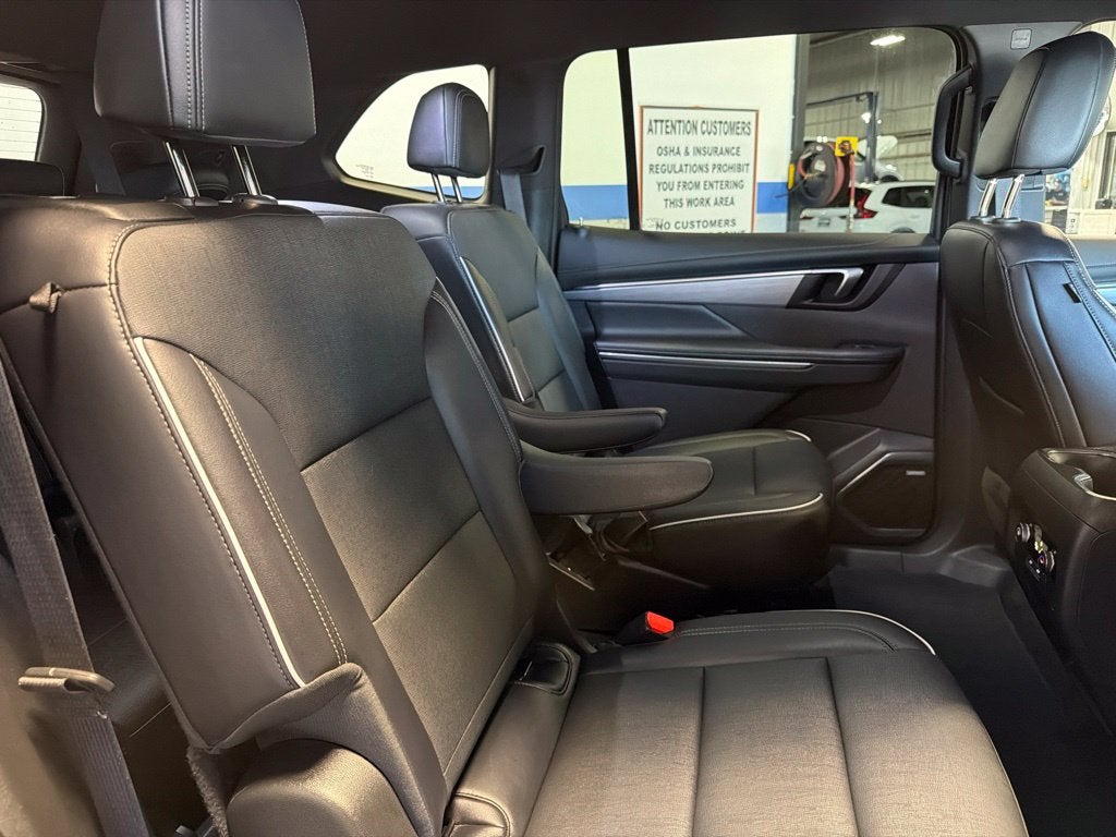 2026 Buick Enclave Preferred w/ Technology & Trailering Pkg