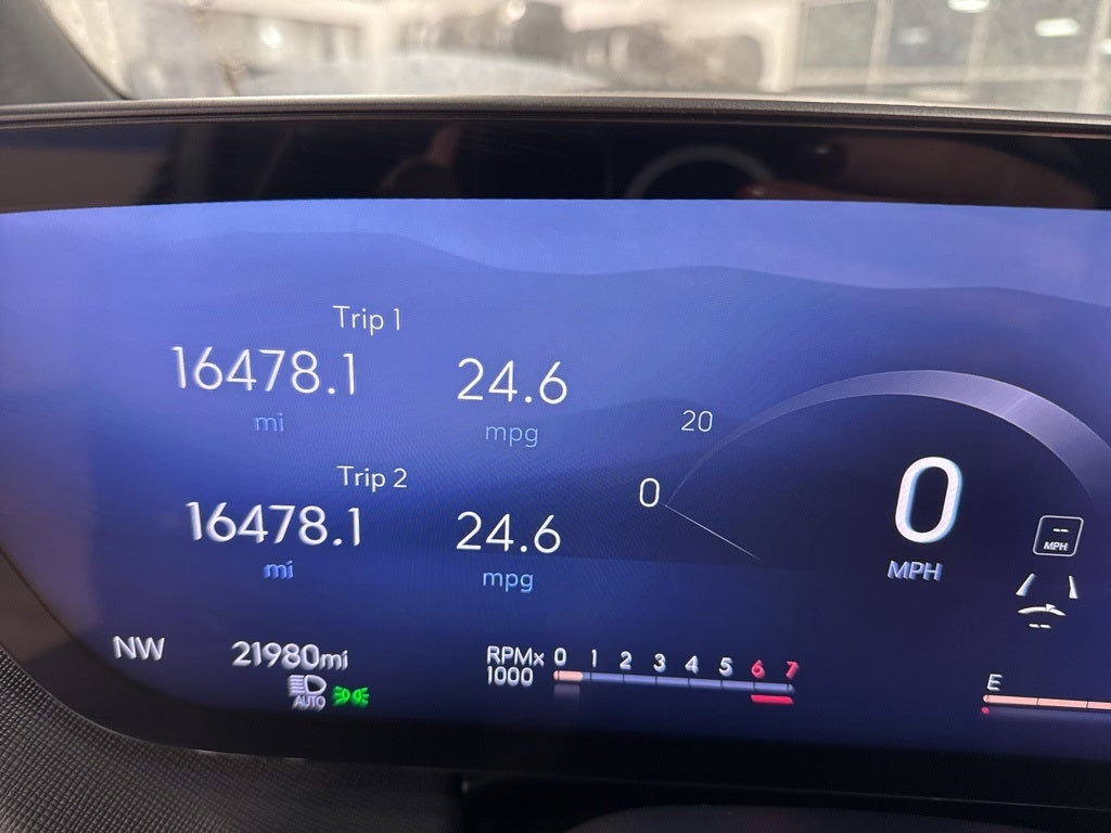 2025 Buick Enclave Preferred w/ Technology Pkg