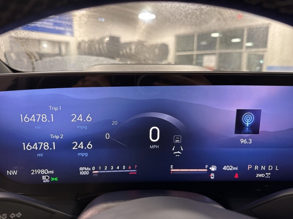 2025 Buick Enclave Preferred w/ Technology Pkg