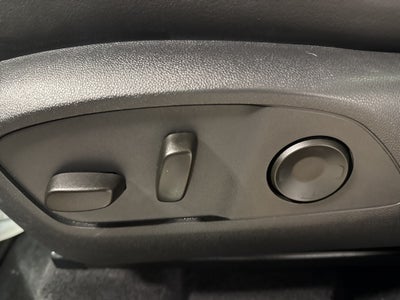 2025 Buick Enclave Preferred w/ Technology Pkg