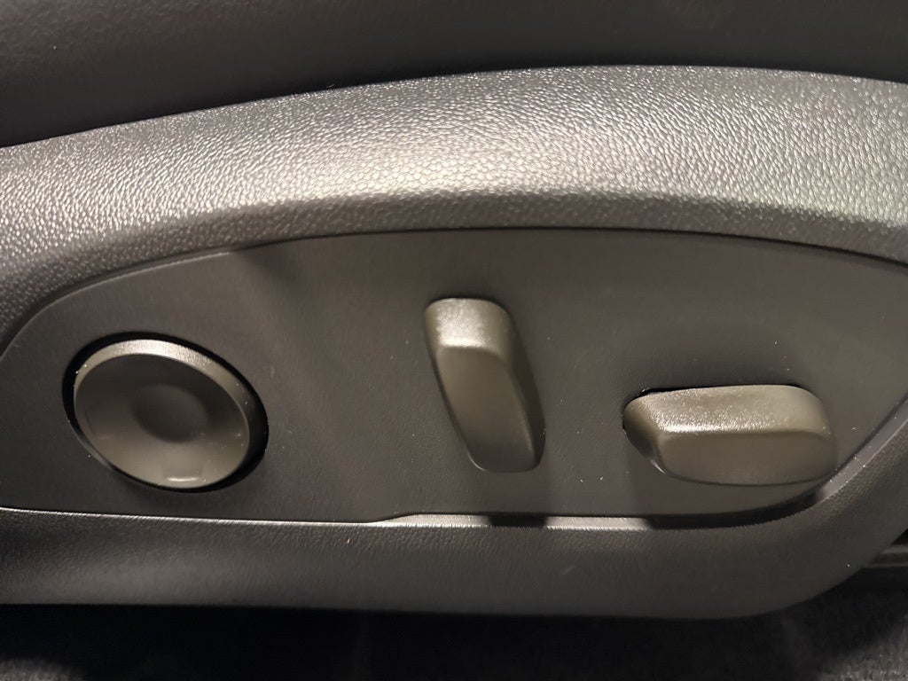 2025 Buick Enclave Preferred w/ Technology Pkg