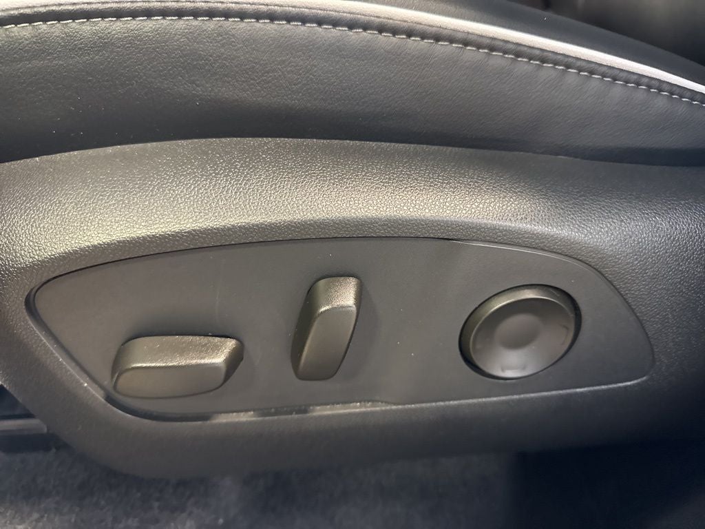 2025 Buick Enclave Preferred 1SD AWD w/ Technology Pkg