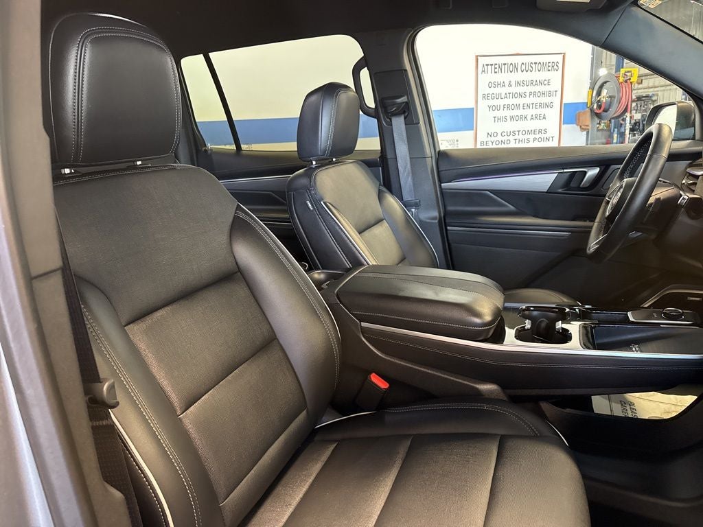 2025 Buick Enclave Preferred 1SD AWD w/ Technology Pkg