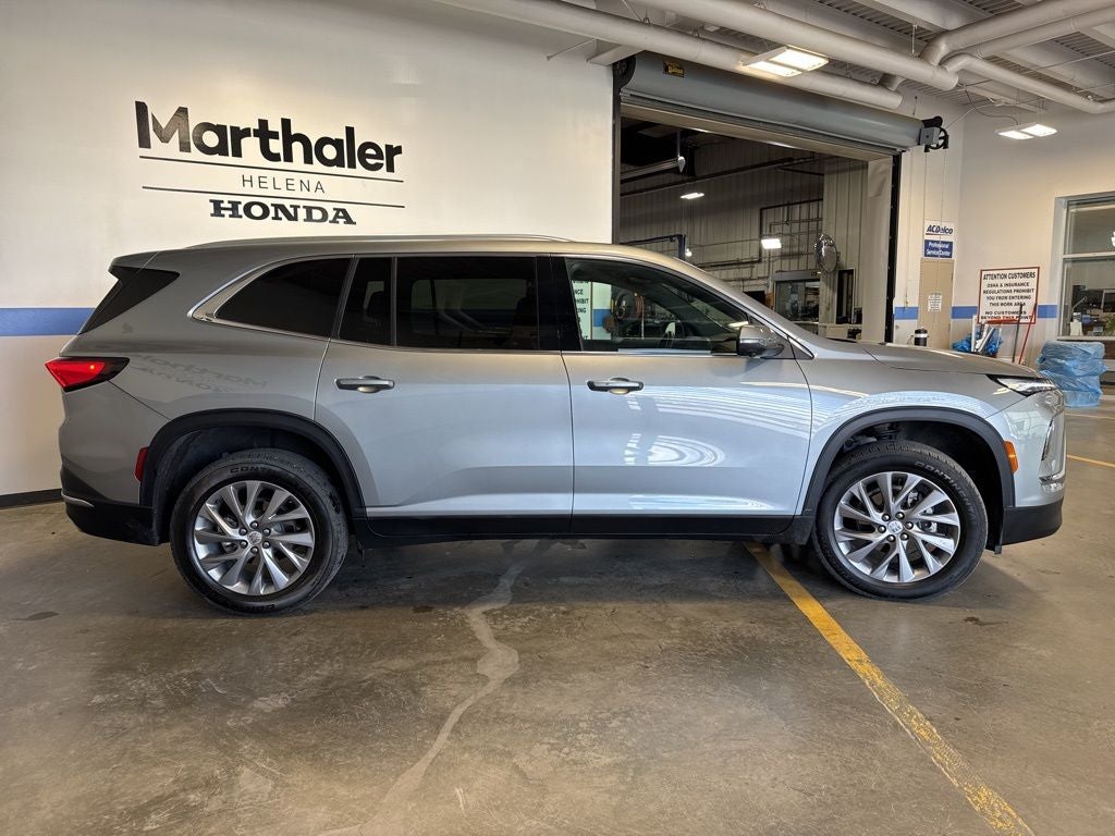2025 Buick Enclave Preferred 1SD AWD w/ Technology Pkg