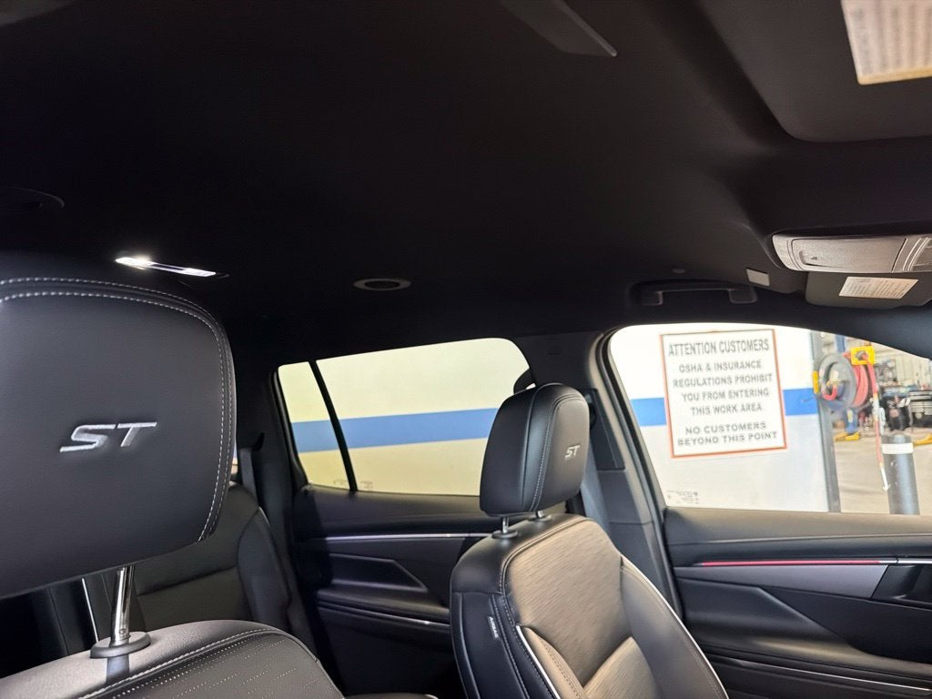 2026 Buick Enclave Sport Touring w/ Technology & Towing Pkg