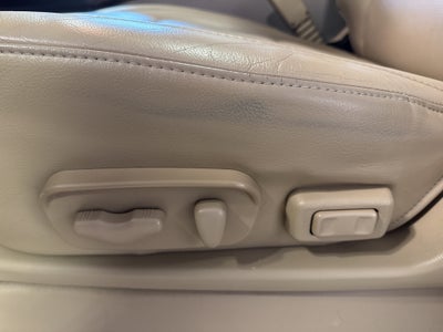 2015 Nissan Armada SL w/ Moonroof