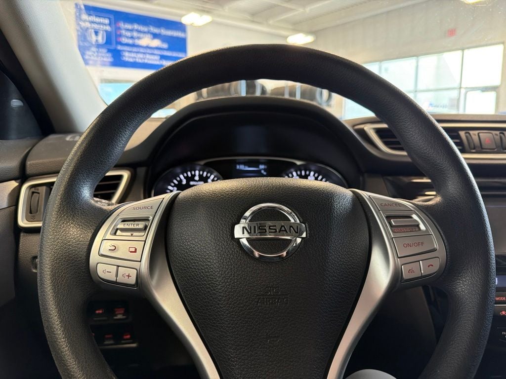 2016 Nissan Rogue SV Premium w/ Nav & Pano Roof