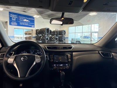 2016 Nissan Rogue SV Premium w/ Nav & Pano Roof