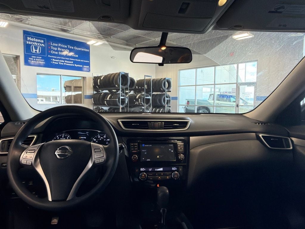 2016 Nissan Rogue SV Premium w/ Nav & Pano Roof