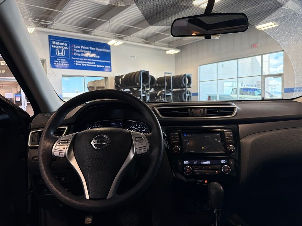 2016 Nissan Rogue SV Premium w/ Nav & Pano Roof