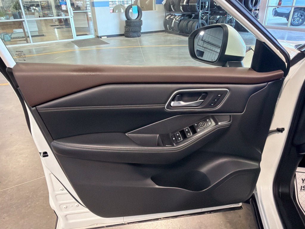 2021 Nissan Rogue SL AWD w/ Intelligent Cruise