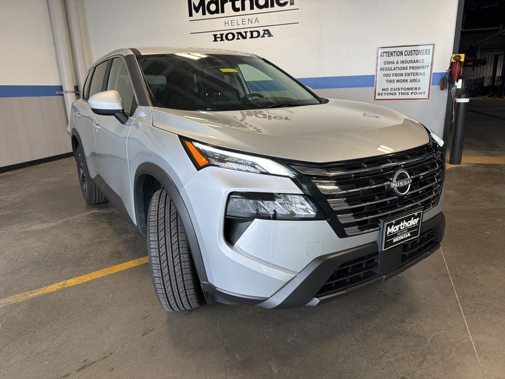 2025 Nissan Rogue SV w/ Pro-Pilot Assit