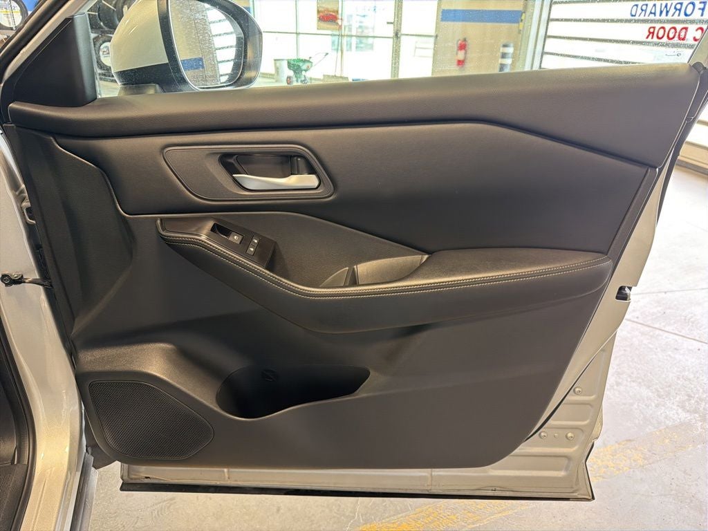 2025 Nissan Rogue SV w/ Pro-Pilot Assit