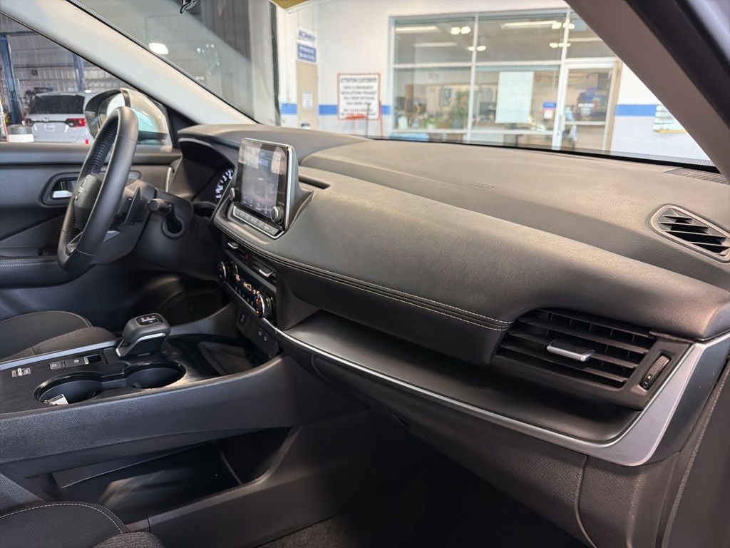 2025 Nissan Rogue SV w/ Pro-Pilot Assit
