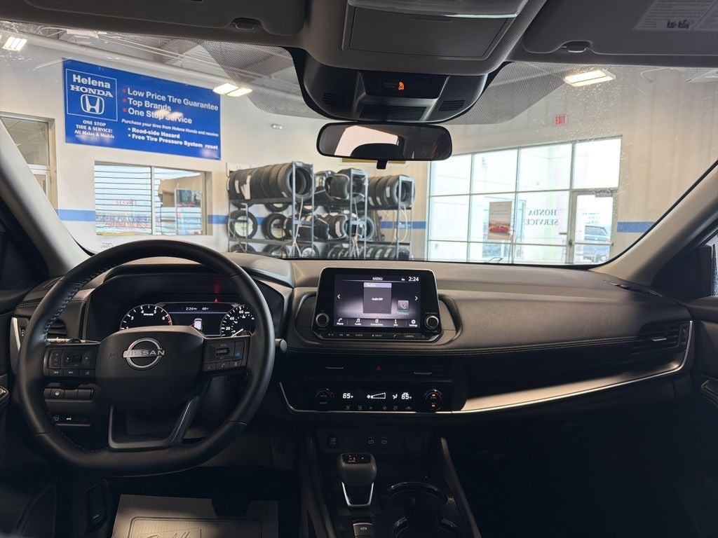 2025 Nissan Rogue SV w/ Pro-Pilot Assit