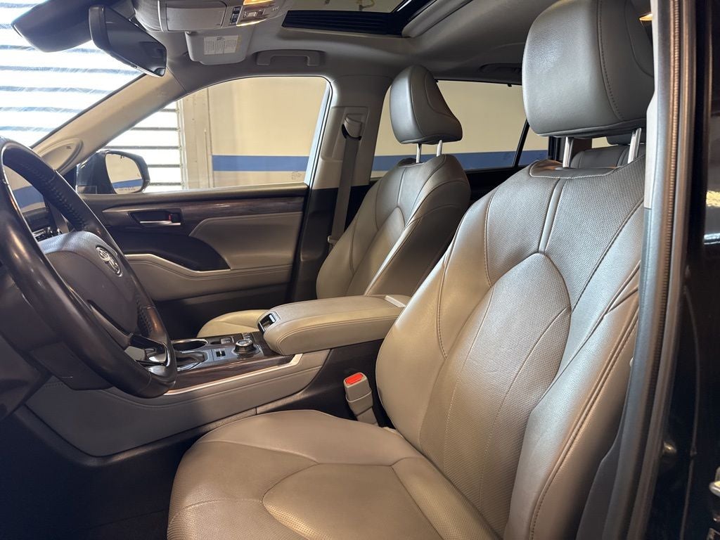 2021 Toyota Highlander Limited w/ Birds Eye View