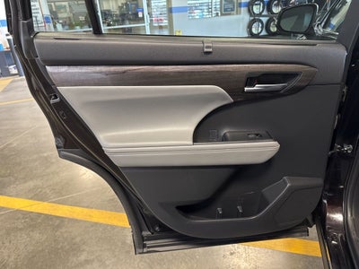 2021 Toyota Highlander Limited w/ Birds Eye View