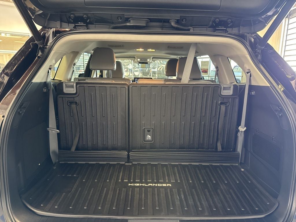 2021 Toyota Highlander Limited w/ Birds Eye View