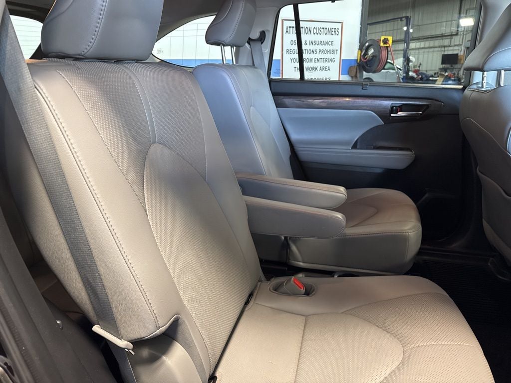 2021 Toyota Highlander Limited w/ Birds Eye View