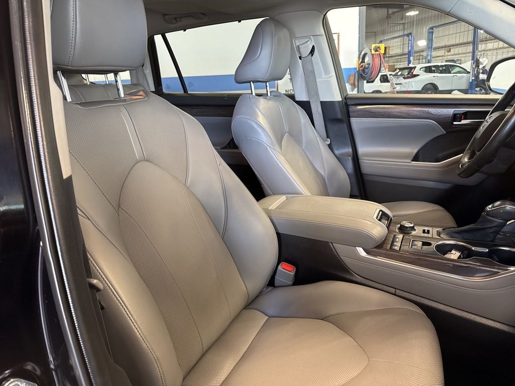 2021 Toyota Highlander Limited w/ Birds Eye View