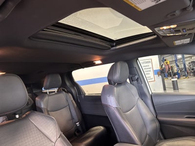 2024 Toyota Sienna XSE AWD 7 Passenger w/ Nav