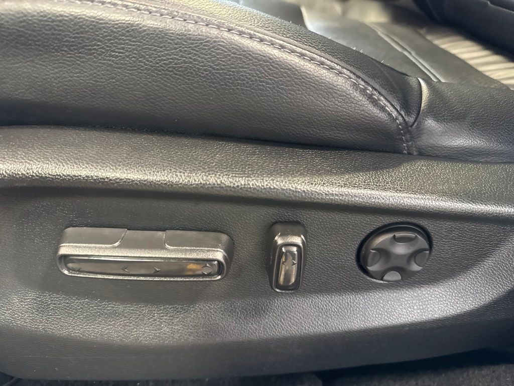 2019 Honda CR-V Touring w/ Nav